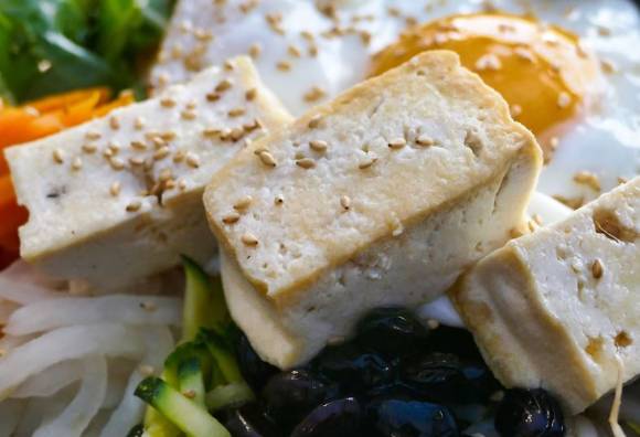 다이어트에 도움이 되는 '마이너스 칼로리' 식품이 주목받고 있다. 사진은 '마이너스 칼로리' 식품이라 불리는 두부. [사진=픽사베이]