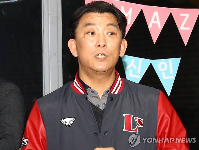 SSG, 김성용 단장 보직 해임…
