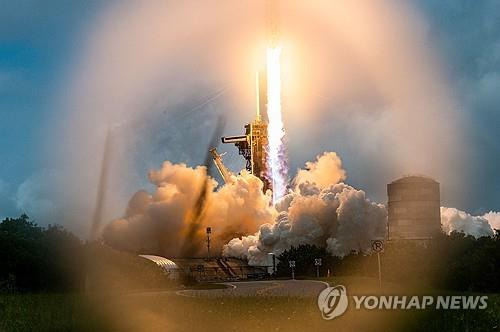 소행성 프시케 탐사선 발사 [AFP=연합뉴스. 재판매 및 DB 금지]