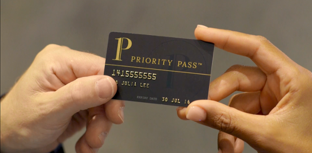 가장 큰 공항 라운지 서비스인 PP(Priority Pass) 카드. 보여 주기만 하면 전 세계 1,400여 개 공항 라운지를 이용할 수 있지만, 멤버십 가입 가격에 따라 제한이 있다. 프라이어리티 패스 홈페이지 캡처