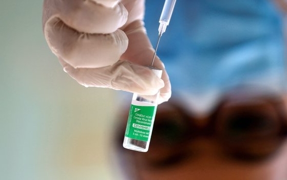 코로나 펜데믹 당시 인도혈청연구소(SII)가 위탁생산한 아스트라제네카 백신. [로이터 연합뉴스]