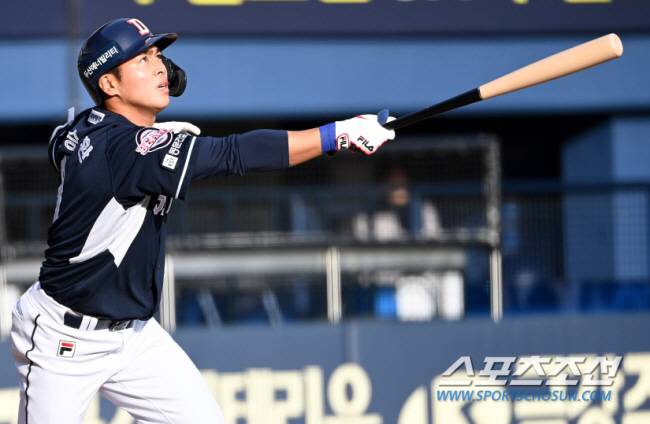 2023 KBO리그 두산 베어스와 LG 트윈스의 경기가 15일 잠실야구장에서 열렸다. 두산 송승환이 타격을 하고 있다. 잠실=허상욱 기자wook@sportschosun.com/2023.04.15/