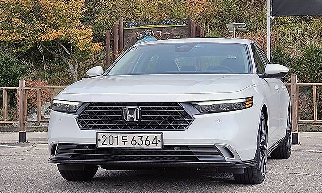 혼다 어코드 하이브리드. 사진 고성민 기자