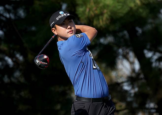 코리안투어 대회 정상에 올랐던 '프로 잡는 아마' 조우영.  KPGA