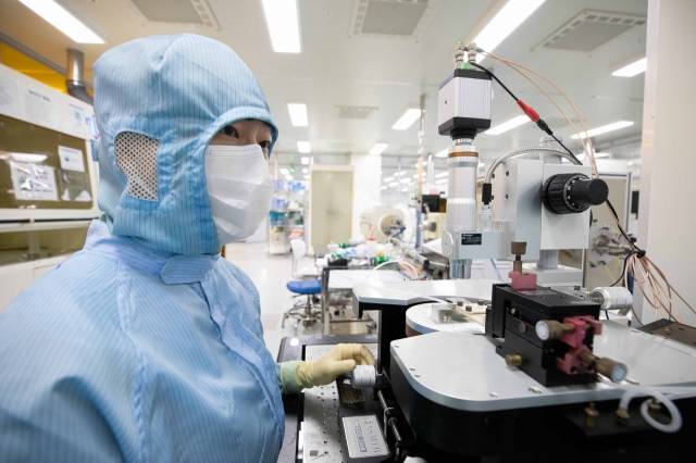 KAIST 학생들의 반도체 연구 장면.[헤럴드DB]