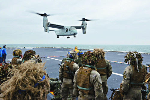 미군 수직이착륙기 MV-22 오스프리. 해군 제공