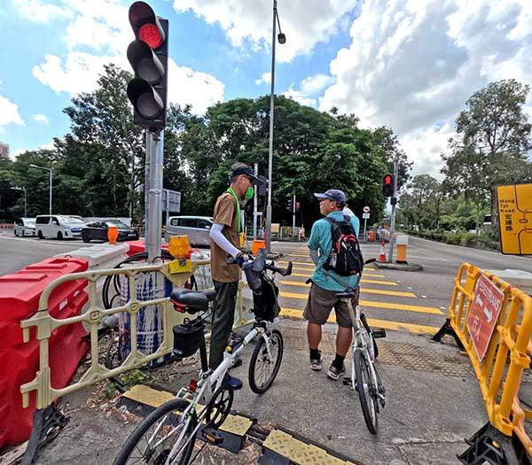 타이람 컨트리파크로 갈 때 복잡한 길을 직접 안내해준 친절한 홍콩 사람들.