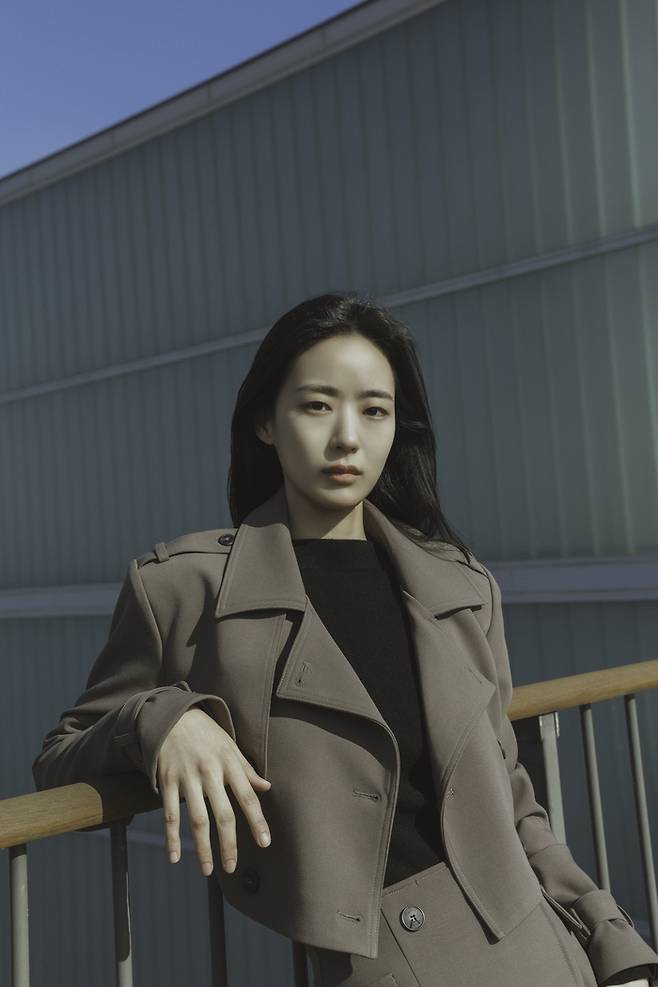 넷플릭스 드라마 ‘정신병동에도 아침이 와요’에서 민들레 역을 연기한 배우 이이담. 사진 고스트 스튜디오