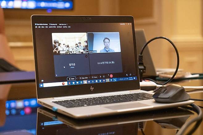 미국 네바다 주 라스베이거스에서 열리는 AWS 리인벤트 특성상, 인터뷰는 화상 회의로 진행됐다 / 출처=IT동아
