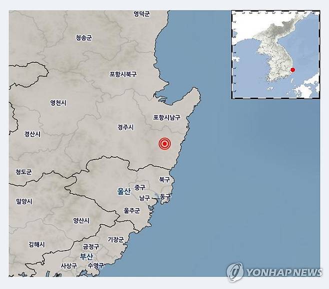 기상청 "경북 경주 동남동쪽서 규모 4.0 지진 발생" (서울=연합뉴스) 30일 오전 4시 55분 25초 경북 경주시 동남동쪽 19km 지역에서 규모 4.0의 지진이 발생했다고 기상청이 밝혔다.
    진앙은 북위 35.79도, 동경 129.42도이다.
    기상청은 "위 정보는 이동속도가 빠른 지진파(P파)만을 이용하여 자동 추정한 정보"라며 "수동으로 분석한 정보는 지진정보로 추가 발표할 예정"이라고 설명했다. 2023.11.30 [기상청 홈페이지 캡처. 재판매 및 DB 금지] photo@yna.co.kr