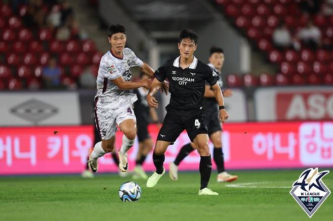 김천상무전에 출전한 이상민(오른쪽)의 모습. 사진=한국프로축구연맹