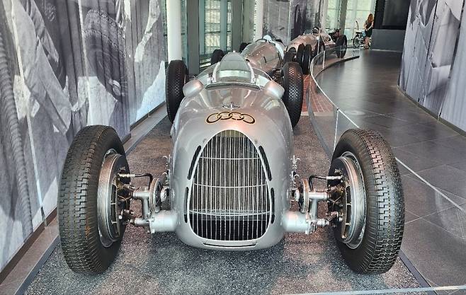 무엇이 연상되나요, 1930년대 아우디 레이싱머신 [사진촬영=최기성 매경닷컴 기자/ 독일 잉골슈타트]