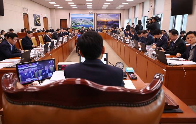 30일 국회에서 국토교통위원회 전체회의가 열리고 있다. [연합]