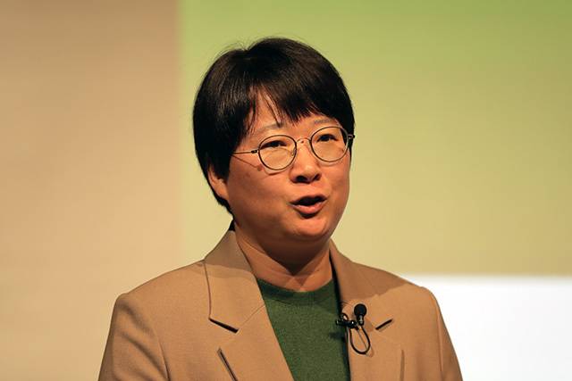 ▲이유진 녹색전환연구소 소장이 지난달 14일 경기 판교 스타트업캠퍼스에서 프레시안과 경기환경에너지진흥원이 주최한 '2023 경기탄소중립포럼'에서 발표하고 있다. ⓒ프레시안