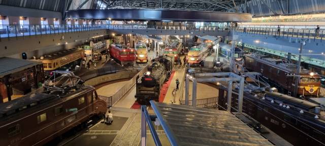 ▲ 동일본 JR 철도박물관 2층에서 내려다본 1층 메인 전시장. ⓒ프레시안(최용락)