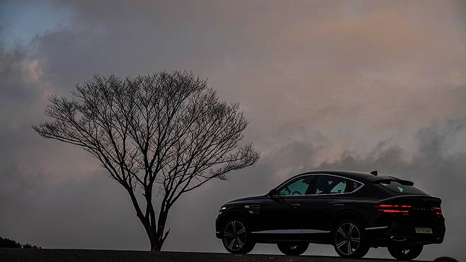 제네시스 GV80이 부분 변경 모델로 교체하면서 쿠페를 추가했다. ⓒautodiary