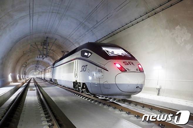 운행하고 있는 SRT 모습(에스알 제공)