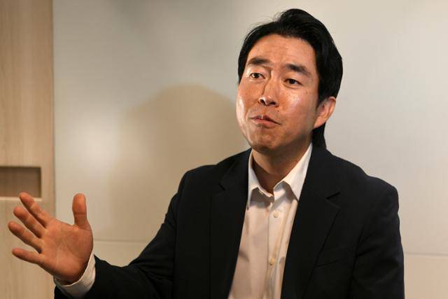 이희석 현대백화점 상품본부 영패션 수석부장이 지난달 10일 서울 강남구 테헤란로 현대백화점 본사에서 본보와 인터뷰를 하고 있다. 윤서영 인턴기자