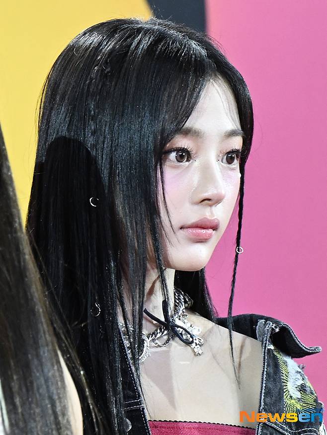 민지, 감탄을 부르는‘AI’같은 옆미모