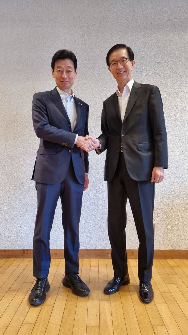 방문규 산업부 장관, 니시무라 야스토시 일본 경제산업상과 오찬 간담회 사진은 왼쪽부터 니시무라 야스토시 일본 경제산업상, 방문규 산업통상자원부 장관. 2023.12.3. [산업통상자원부 제공]