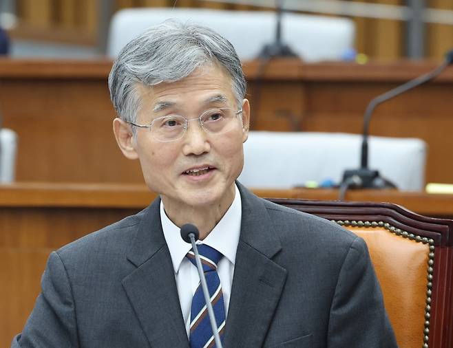 조희대 대법원장 후보자가 6일 서울 여의도 국회에서 열린 인사청문회에서 의원들의 질의에 답변하고 있다. / 사진=뉴스1