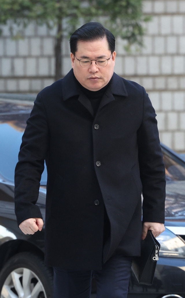 유동규 전 성남도시개발공사 본부장이 지난 4일 오전 서초구 서울중앙지방법원에서 열린 대장동 개발 사업 로비·특혜 의혹 관련 1심 속행 공판에 출석하고 있다. 연합뉴스