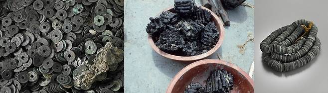 신안선에서 인양된 동전. 배 가장 아랫부분에 깔려 있던 자단목 위에 총 66종류의 동전이 놓여 있었다. 국립해양문화재연구소 제공