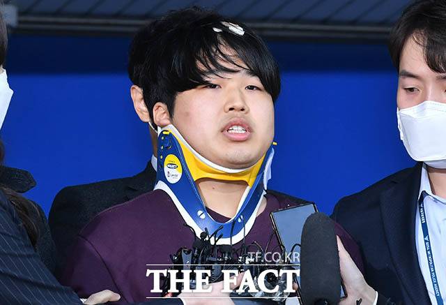 서울중앙지법 형사항소1-3부(김형작·임재훈·김수경 부장판사)는 7일 강제추행 등 혐의로 기소된 조주빈의 항소심 선고기일을 열고 원심과 같이 징역 4개월을 선고했다./김세정 기자