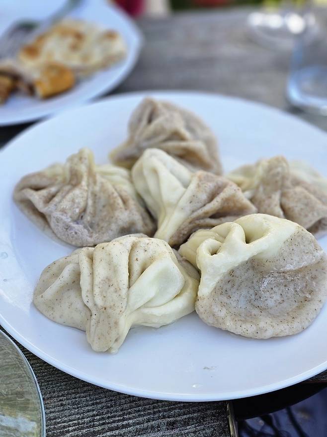 조지아 만두 힌칼리.