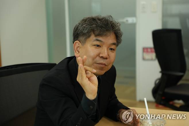 연합뉴스와 인터뷰 중인 박진옥 상임이사  [촬영 이건희]