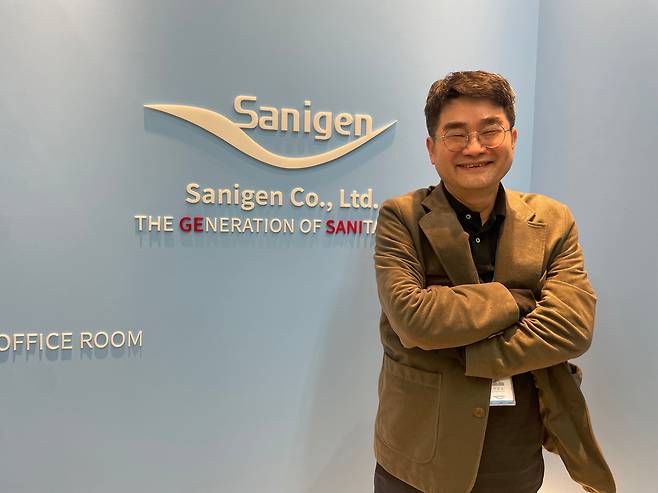 지난달 30일 경기 안양 동안구 세니젠 본사에서 박정웅 대표가 조선비즈와 인터뷰하고 있다. /양범수 기자