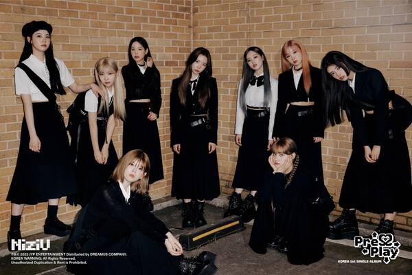 ▲ 니쥬 첫 한국 싱글 '프레스 플레이' 커버 사진. 제공|JYP엔터테인먼트