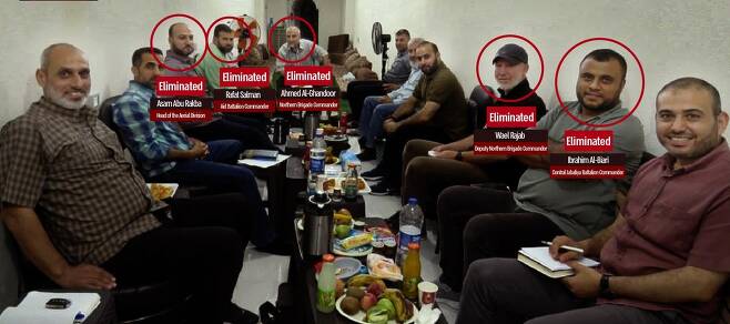 이스라엘군이 '제거' 표시해 공개한 하마스 사령관 11명의 사진 [이스라엘군 제공. 재판매 및 DB 금지]