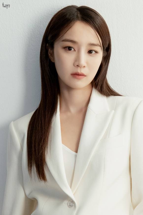 배우 정유민은 2023년을 '꿀단'지라고 표현했다. 또 "대중에게 '매번 색다른 배우'로 기억되고 싶다"고 밝혔다. /빅픽처엔터테인먼트