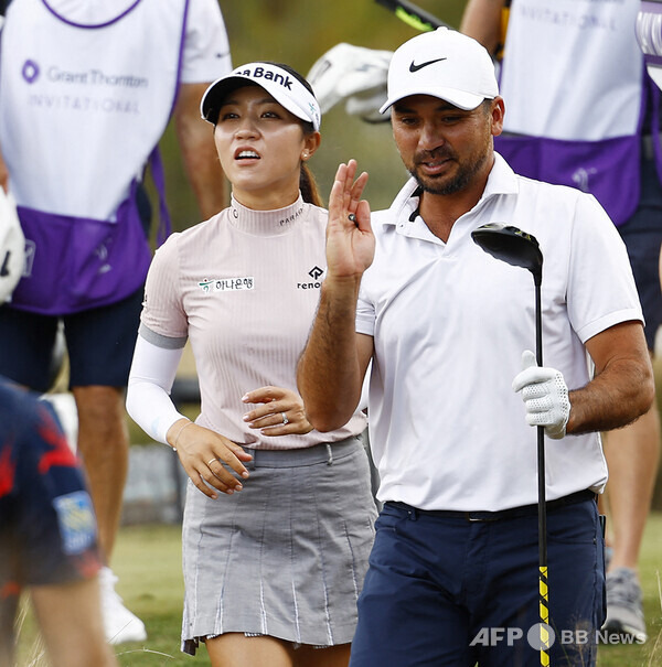 미국여자프로골프(LPGA) 투어와 미국프로골프(PGA) 투어가 공동 주관하는 이벤트 대회 그랜트 손턴 인비테이셔널에 출전한 리디아 고, 제이슨 데이가 2라운드에서 경기하는 모습이다. 사진제공=ⓒAFPBBNews = News1