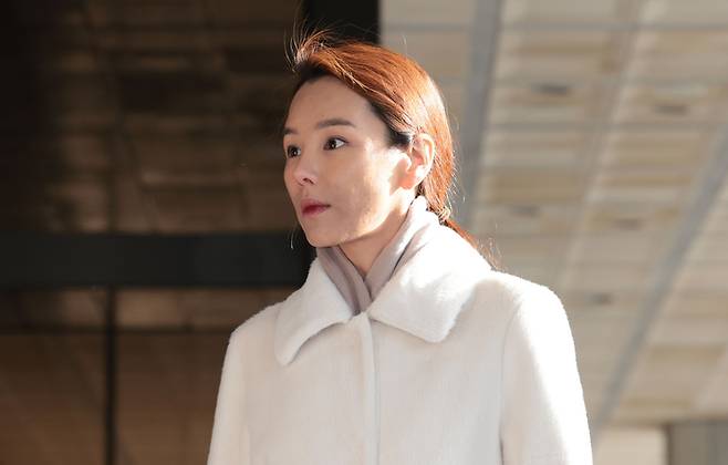 이정섭 검사의 처남인 남편의 마약 혐의를 고발한 강미정 아나운서가 지난 7일 오전 서초구 서울중앙지검에서 참고인 조사를 위해 출석하고 있다. 연합뉴스.