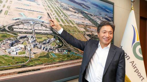 이학재 인천국제공항공사 사장은 “직원들이 업무를 잘 수행할 수 있도록 적극 지원하는 것이 바로 나의 주 역할”이라고 강조한다. 공항공사 제공