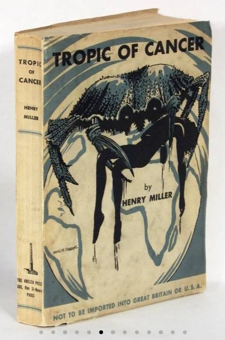 오벨리스크 프레스가 출간한 헨리 밀러 ‘북회귀선’ 영문판. 책등 하단을 보시면 ‘오벨리스크 프레스’ 로고가 선명합니다. 이 글에서 다루는, 문제의 바로 그 책입니다. 갑각류 게가 한 여인을 집게로 잡고 있는 표지가 인상적입니다. 저 ‘게’에 대해선 아래 결말 부분에서 깊게 다루겠습니다. 책 아래에 ‘not to be imported into Britain or USA’란 문구가 보이네요. [헨리 밀러 도서관 홈페이지]