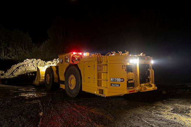 캐터필러 건설장비인 로더. [캐터필러 홈페이지 캡처]