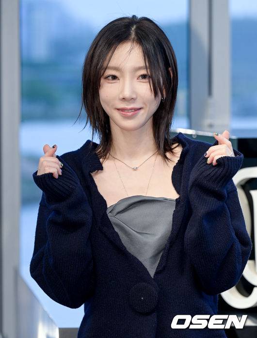 [OSEN=조은정 기자]NCT 도재정의 &nbsp;첫 미니앨범 ‘Perfume’(퍼퓸) 발매 기념 론칭쇼 포토콜 행사가 16일 오후 서울 서초구 서울웨이브 아트센터에서 열렸다.NCT 도재정 첫 미니앨범 ‘Perfume’은 매혹적인 타이틀 곡 ‘Perfume’을 비롯해 ‘Kiss’(키스), ‘Dive’(다이브), ‘Strawberry Sunday’(스트로베리 선데이), ‘후유증 (Can We Go Back)’, ‘안녕 (Ordinary)’ 등 다양한 장르의 총 6곡이 수록되어 있다.소녀시대 태연이 포즈를 취하고 있다. 2023.04.16 /cej@osen.co.kr