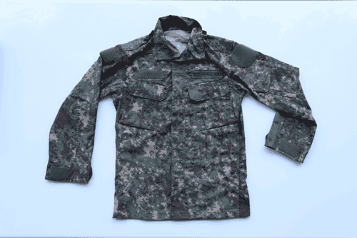 전투복(2011년) 얼룩무늬→디지털무늬, 소재 변경으로 착용감 향상. 향균 등 기능성 적용, 야간 위장범위 확대 위장무늬 및 기능성 난연 소재 등 개발 추진