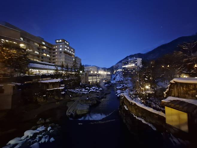 갤럭시 S23 FE로 찍은 야경 [촬영 오규진]