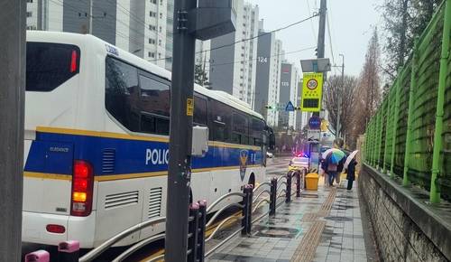 경찰 배치된 초등학교  [독자 제공. 재판매 및 DB 금지]
