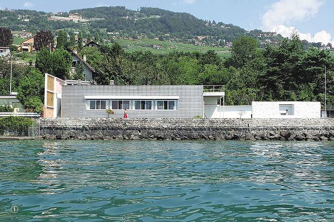①스위스 출신의 세계적인 건축가 르 코르뷔지에가 부모님을 위해 알프스 지방 레만 호숫가에 지은 빌라 르 락.