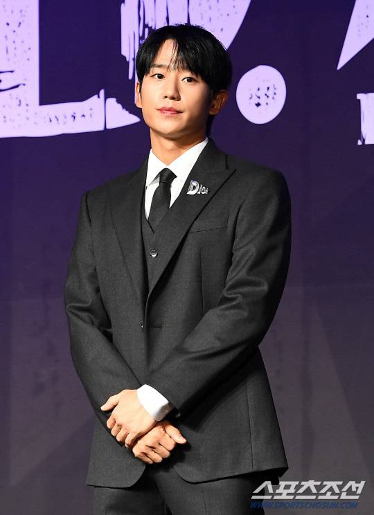 넷플릭스 'D.P' 시즌2 제작발표회가 18일 서울 강남구 삼성동 그랜드 인터컨티넨탈 서울 파르나스에서 열렸다. 배우 정해인이 포토타임을 갖고 있다. 삼성동=박재만 기자/2023.07.18/