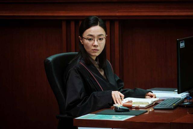 드라마 '소년심판'(2022)에서 소년형사합의부 참여관을 연기한 이상희. 넷플릭스 제공