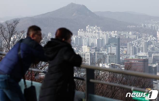 서울 남산타워에서 바라본 아파트. 2023.12.7/뉴스1 ⓒ News1 김민지 기자