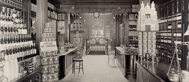 제임스, 존 시바스 형제가 운영하던 에버딘 지역 킹스트리트의 상점 모습. /chivas.com