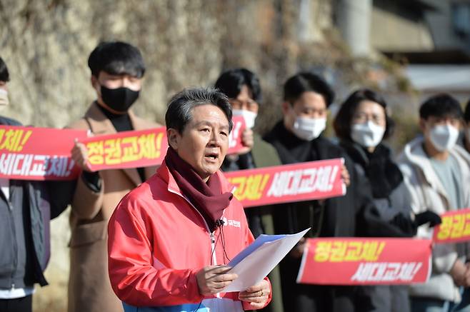 [청주=뉴시스] 윤갑근 전 국민의힘 충북도당위원장. (사진=뉴시스DB) photo@newsis.com *재판매 및 DB 금지