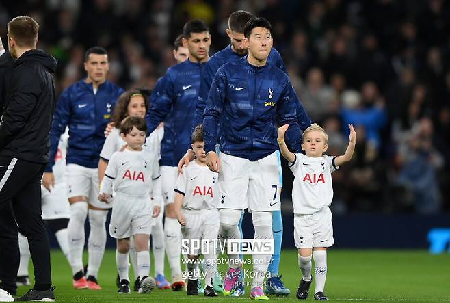 ▲ 영국 매체 ‘풋볼 인사이더’는 15일(한국시간) “손흥민이 남은 커리어를 토트넘에 맡기고 싶어 한다"고 보도했다